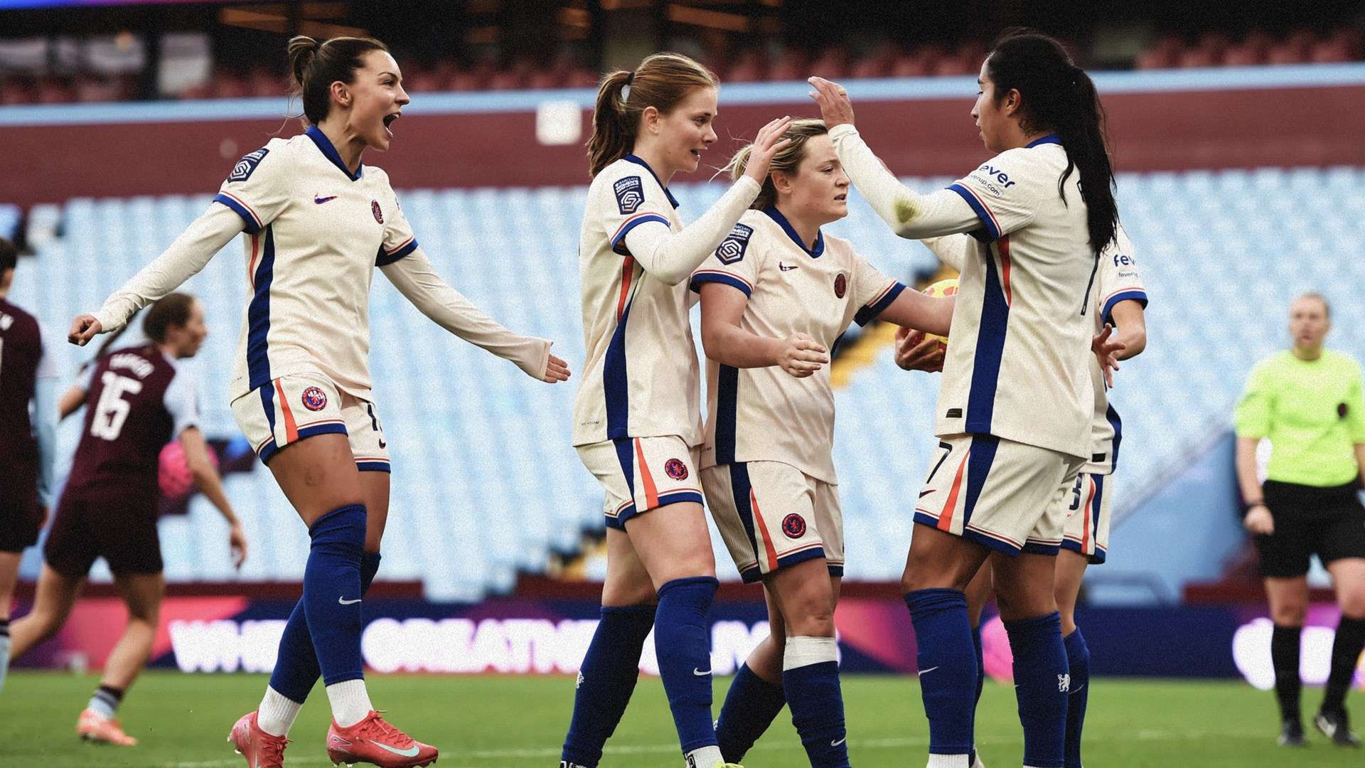 的小吃摊前 的小吃摊前